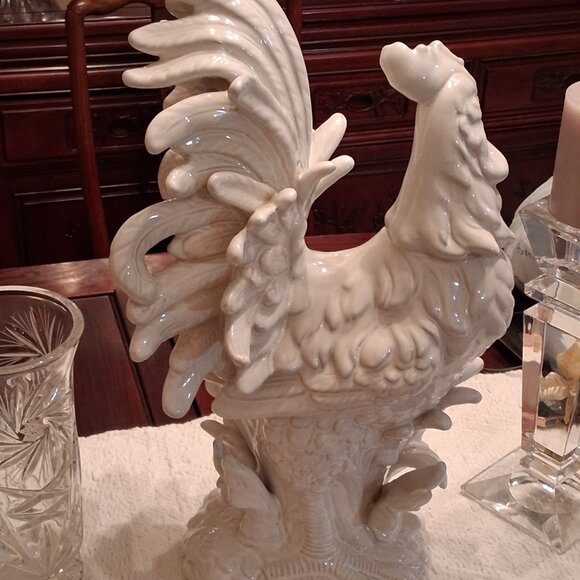 Elegant Porcelain Rooster Decorative Figurine; Dining Room/Foyer/Hallway - Picture 5 of 6